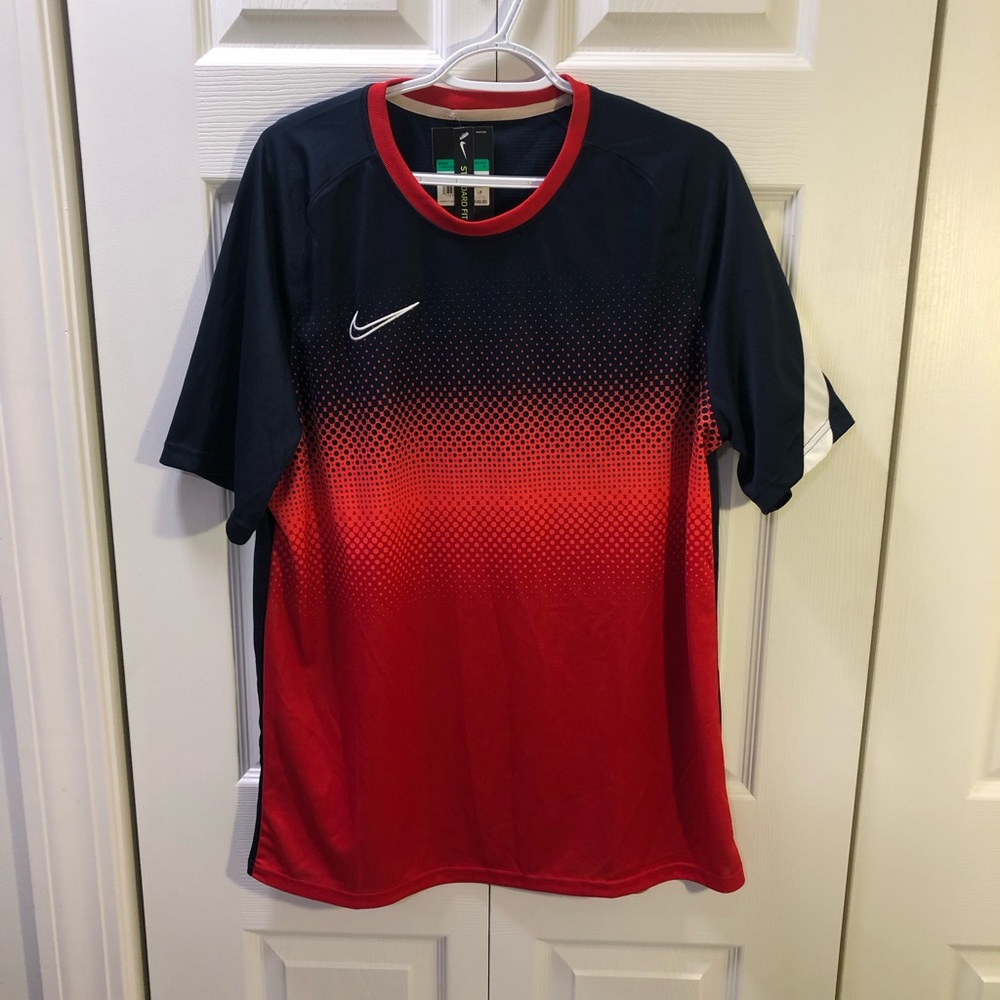 Nike soccer jersey. Size XL, NWT